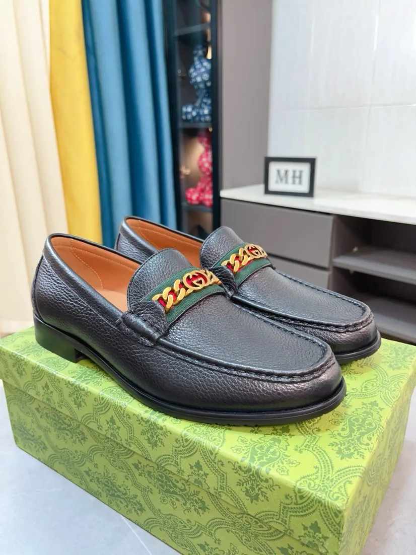 Men's shoes 💰500🌹🌹Niuli [GUCCI Gucci] A new style of formal men's leather shoes is coming~ The original quality upper is made of patent leather imported from Italy, the leather is soft and delicate, comfortable and soft first-layer cowhide lining, rubber wear-resistant outsole, the shoe shape is dignified and domineering, and the luxury charm cannot be concealed! The natural and free nouveau riche leads the trend. Code number: 38-44